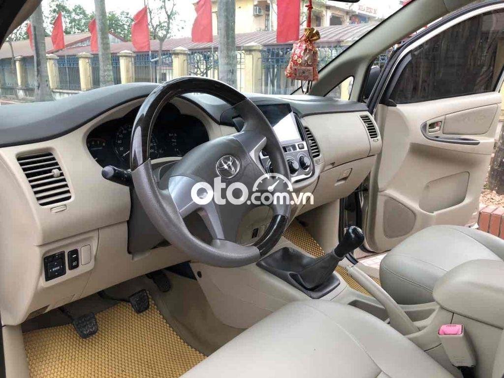 Toyota Innova 2015 - Bán Toyota Innova 2.0E sản xuất 2015, màu bạc, 350 triệu