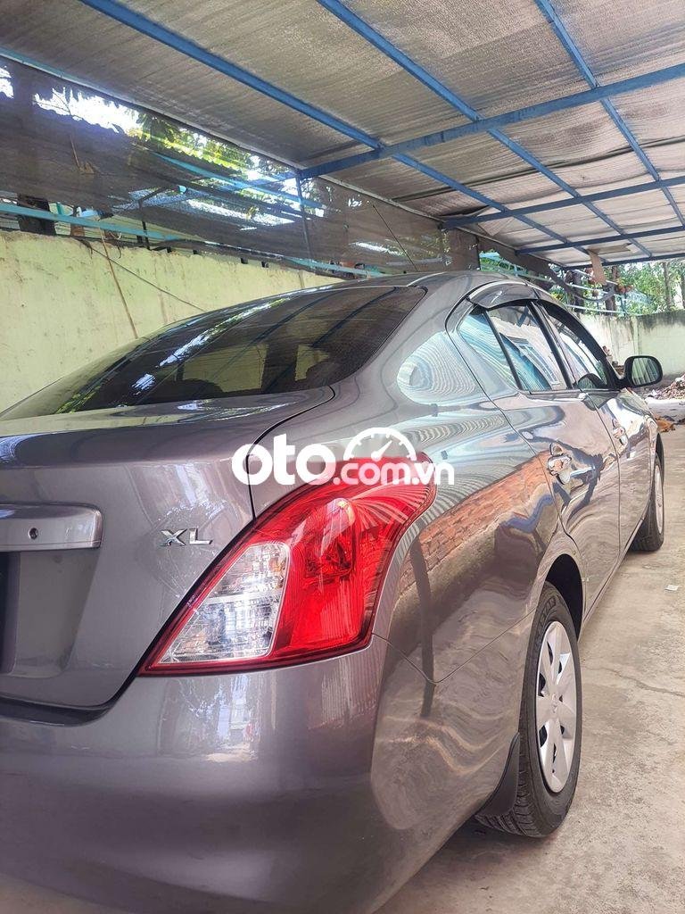 Nissan Sunny 2015 - Bán Nissan Sunny XL sản xuất 2015 xe gia đình, màu nâu