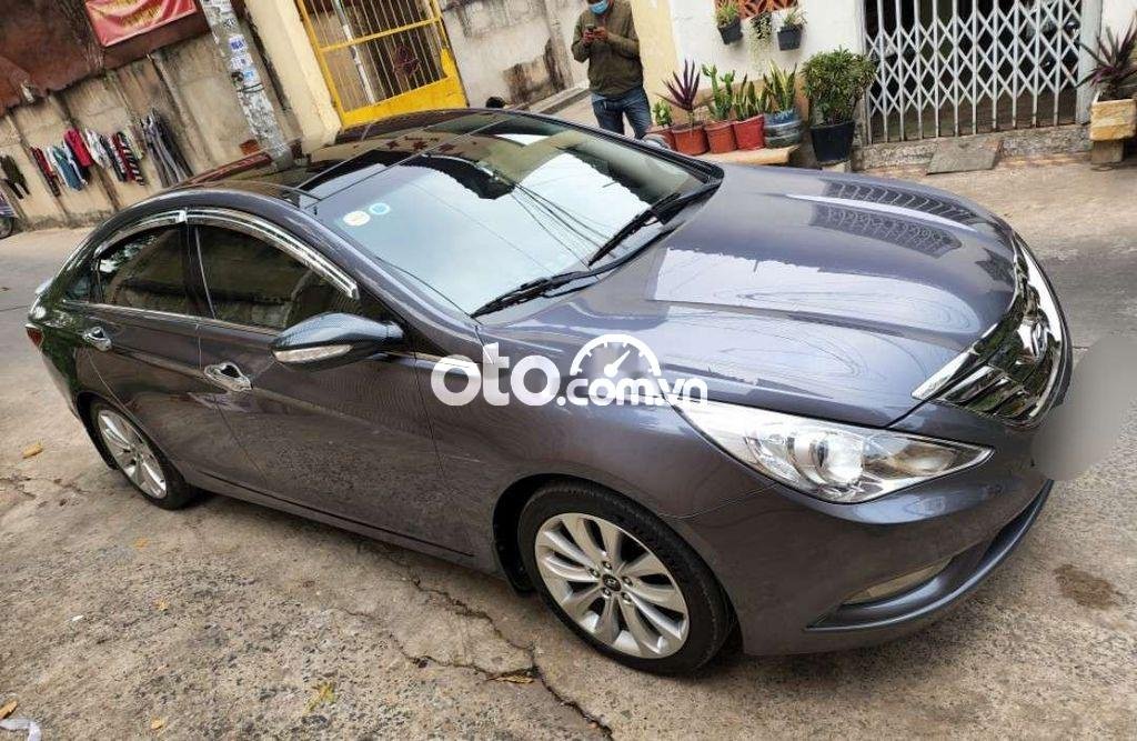 Hyundai Sonata 2012 - Bán Hyundai Sonata năm sản xuất 2012, màu xám, nhập khẩu còn mới