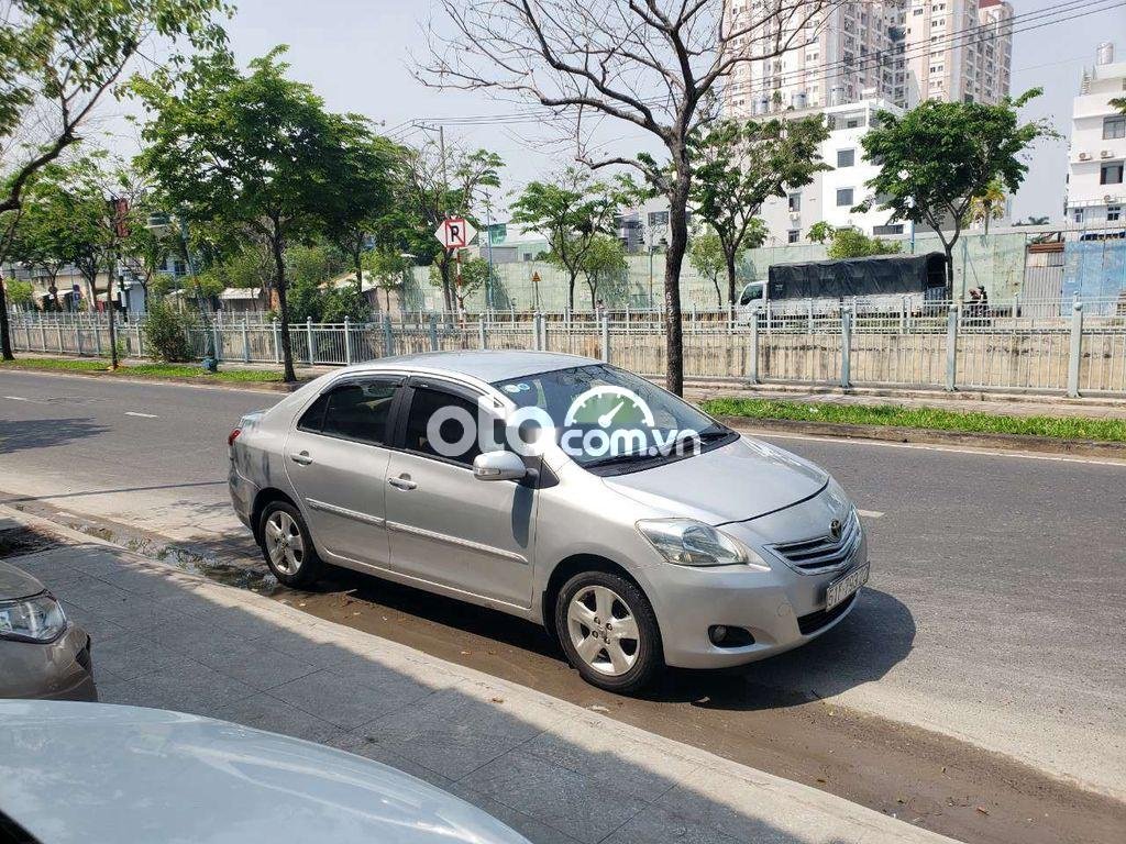 Toyota Vios 2009 - Cần bán gấp Toyota Vios 1.5E CVT sản xuất 2009, màu bạc