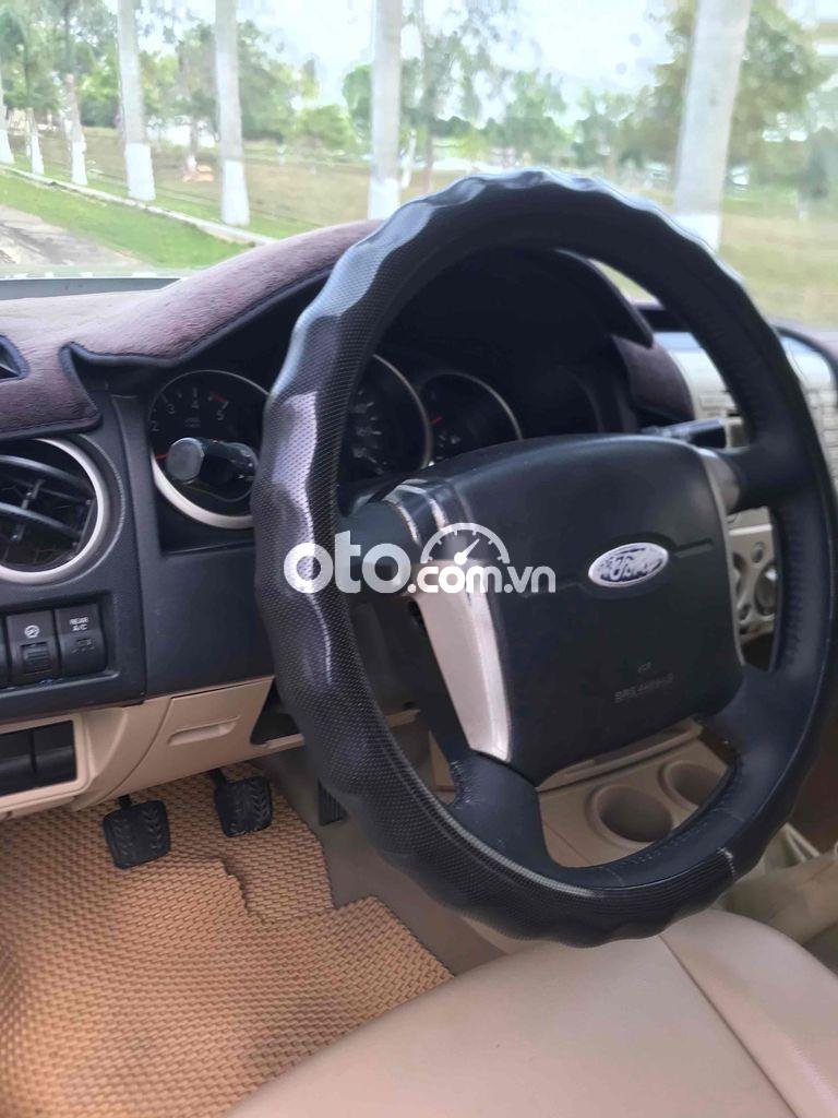 Ford Everest 2009 - Cần bán Ford Everest sản xuất năm 2009, màu vàng, nhập khẩu