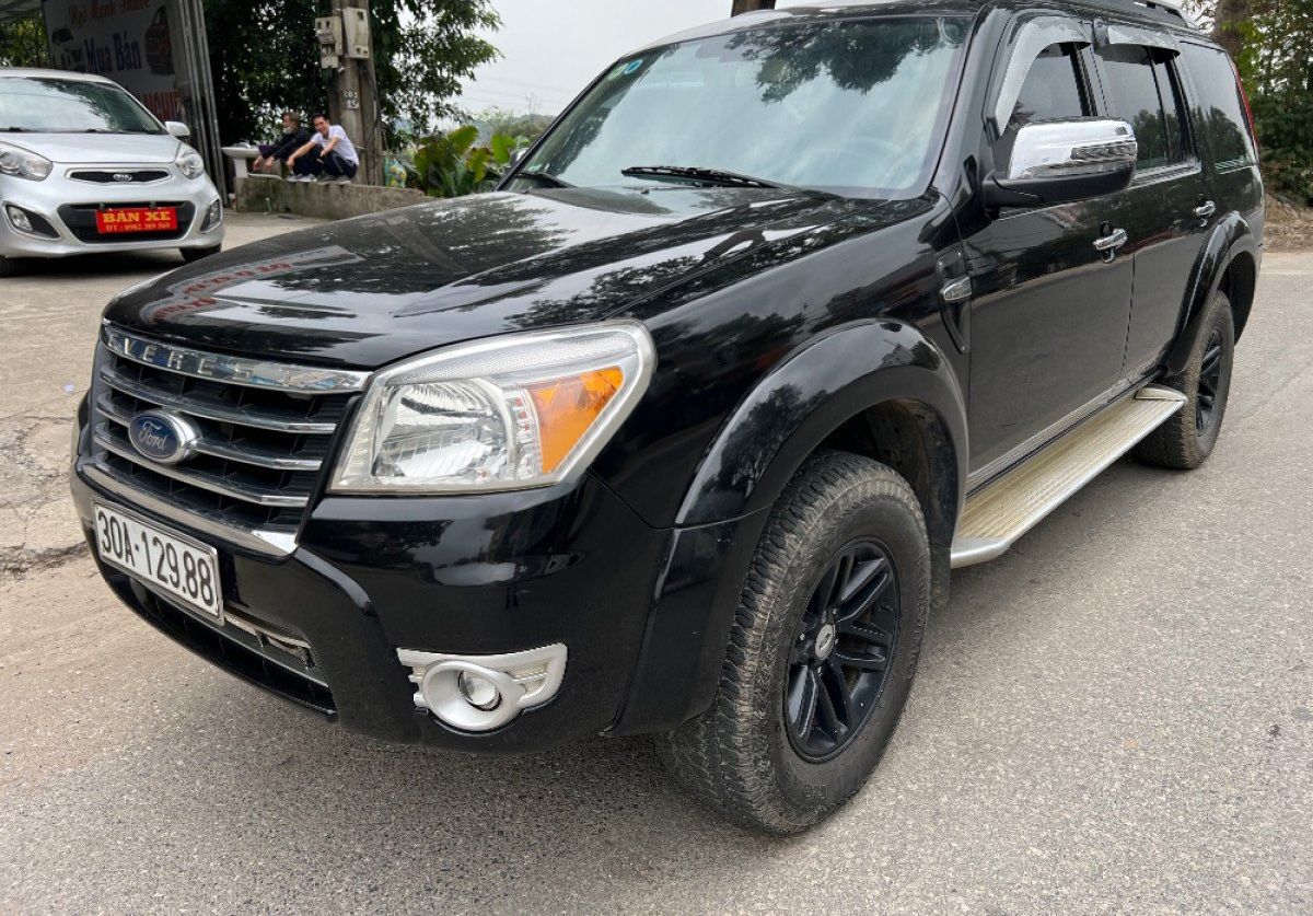 Ford Everest 2010 - Bán Ford Everest 2.5MT năm 2010, màu đen, giá chỉ 385 triệu