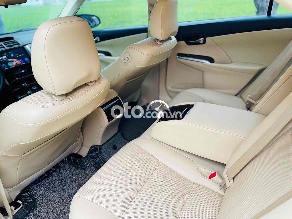 Toyota Camry 2016 - Bán ô tô Toyota Camry 2.0E năm 2016, màu đen