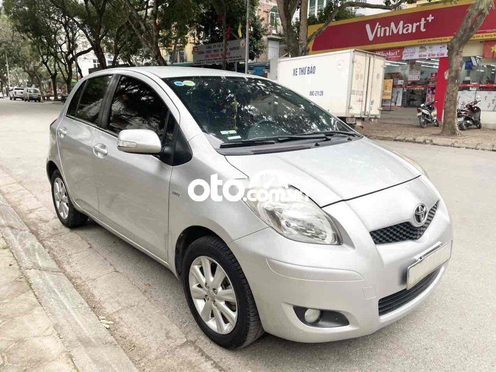 Toyota Yaris 2011 - Xe Toyota Yaris sản xuất 2011, màu bạc, nhập khẩu, 330 triệu