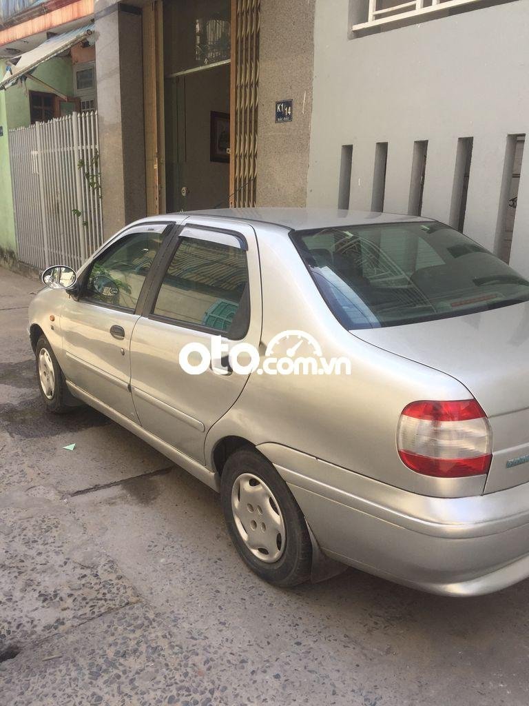 Fiat Siena 2002 - Cần bán xe Fiat Siena sản xuất 2002, màu bạc, giá rẻ