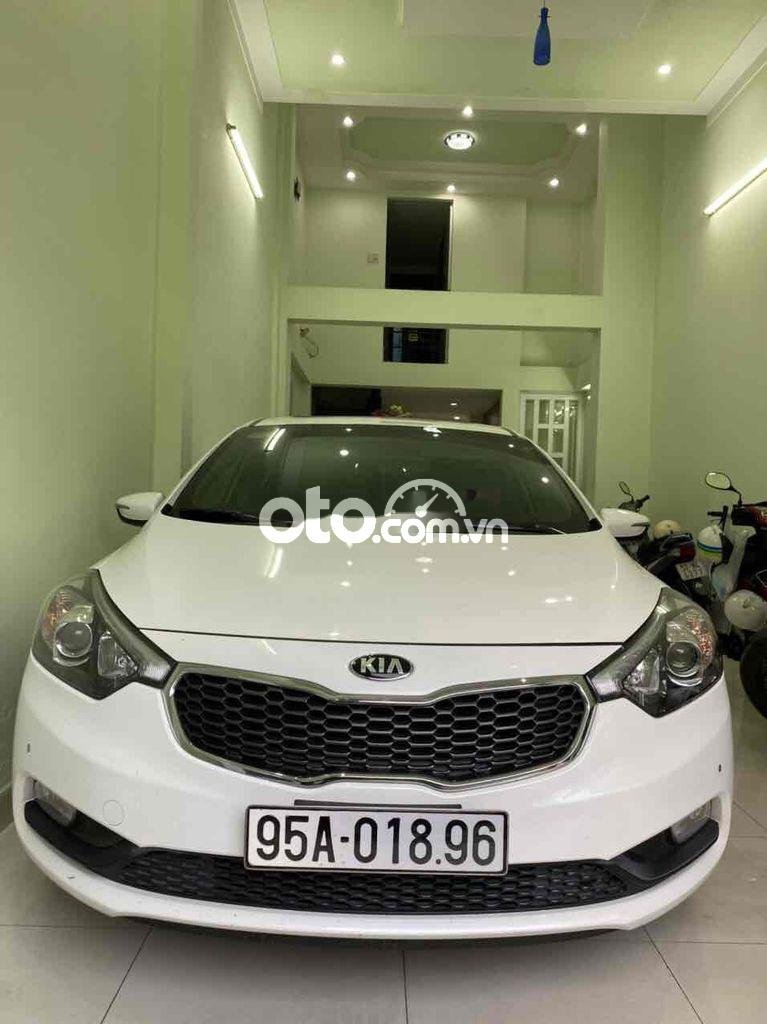 Kia K3 2016 - Bán Kia K3 1.6AT năm sản xuất 2016, màu trắng ít sử dụng