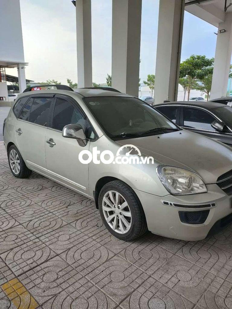 Kia Carens 2011 - Xe Kia Carens sản xuất 2011, màu bạc, nhập khẩu nguyên chiếc còn mới, 202 triệu