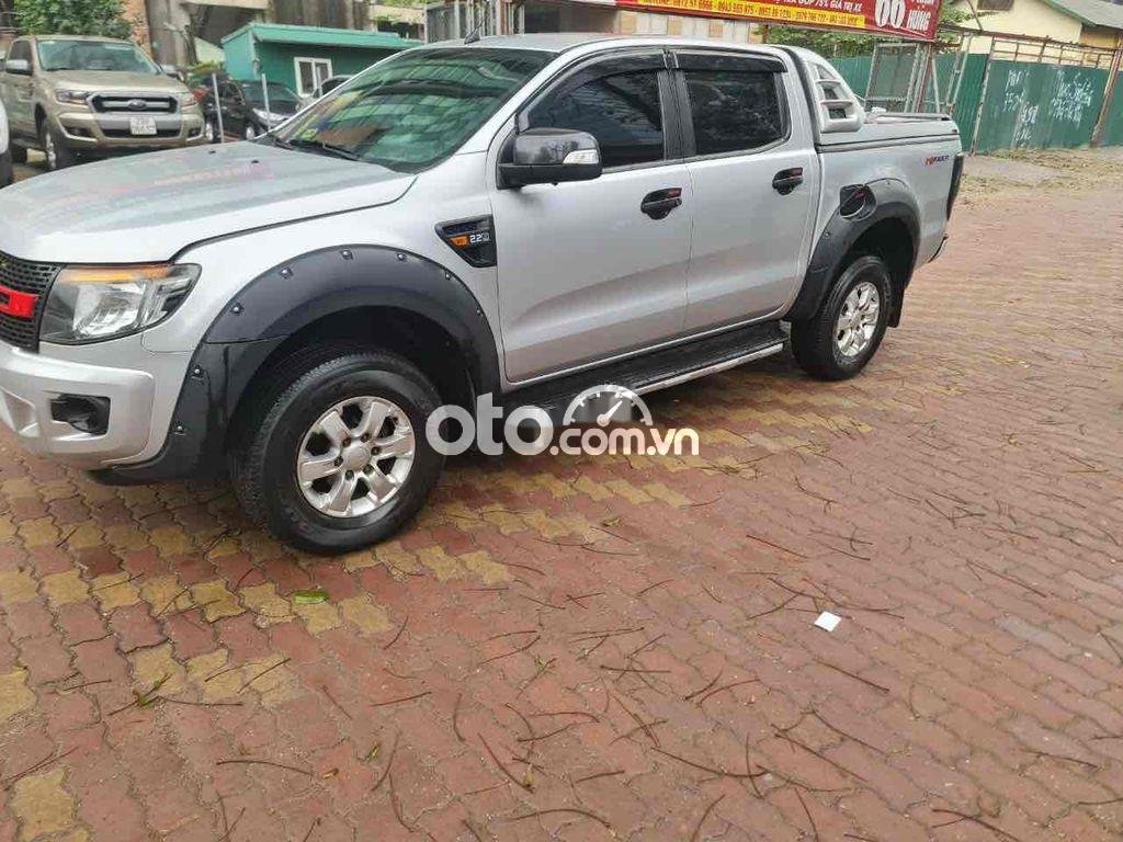 Ford Ranger 2014 - Bán xe Ford Ranger XLS 2.2 4x2AT sản xuất năm 2014, màu trắng, nhập khẩu 