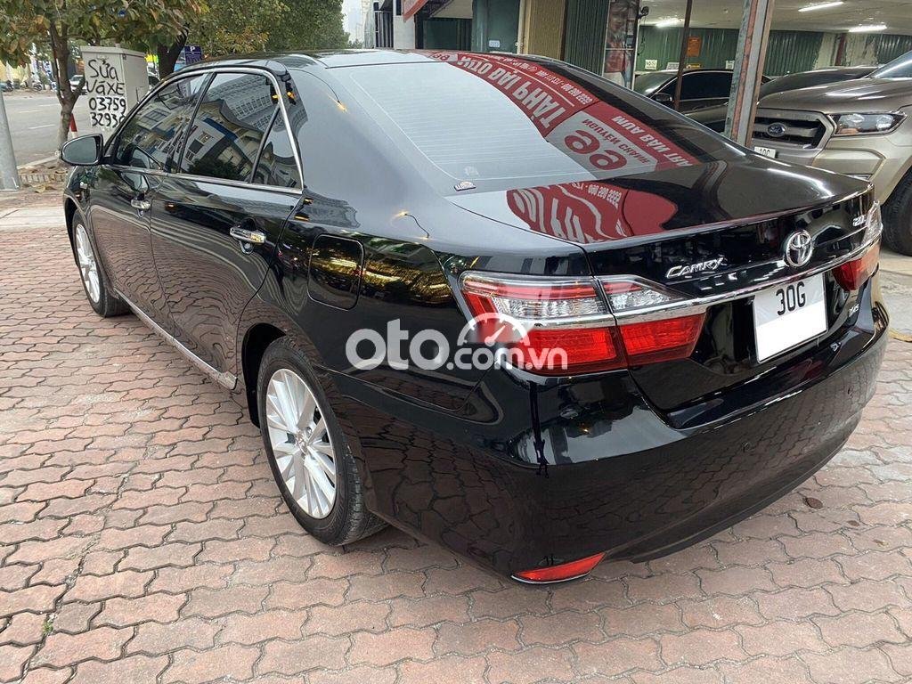 Toyota Camry 2019 - Cần bán lại xe Toyota Camry 2.0E năm 2019, màu đen