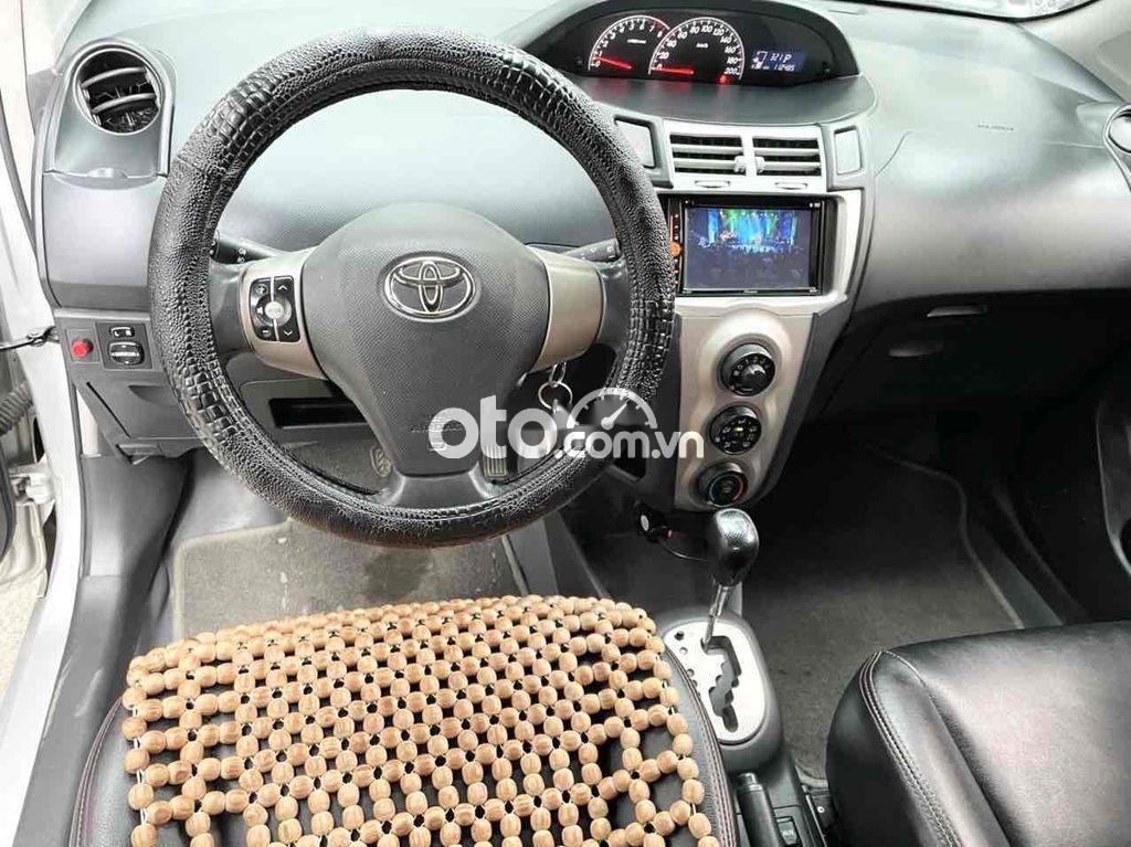 Toyota Yaris 2011 - Xe Toyota Yaris sản xuất 2011, màu bạc, nhập khẩu, 330 triệu