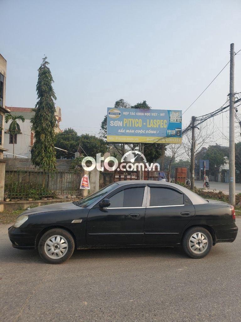 Daewoo Nubira 2001 - Cần bán lại xe Daewoo Nubira 2.0 sản xuất 2001, xe nhập, giá tốt