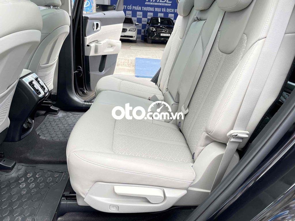 Kia Sorento 2021 - Cần bán Kia Sorento Luxury Diesel năm 2021, màu đen