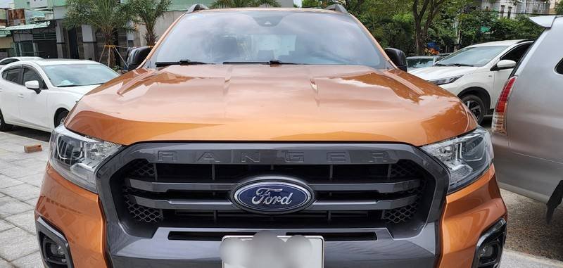 Ford Ranger 2018 - Cần bán gấp Ford Ranger sản xuất năm 2018, màu nâu, nhập khẩu còn mới, giá 825tr