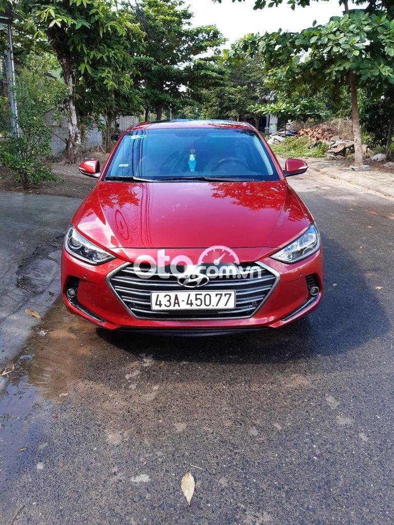 Hyundai Elantra 2017 - Bán Hyundai Elantra 2.0 AT sản xuất năm 2017, màu đỏ số tự động