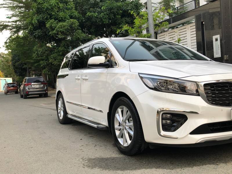 Kia Sedona 2021 - Cần bán xe Kia Sedona 3.3 sản xuất 2021, màu trắng