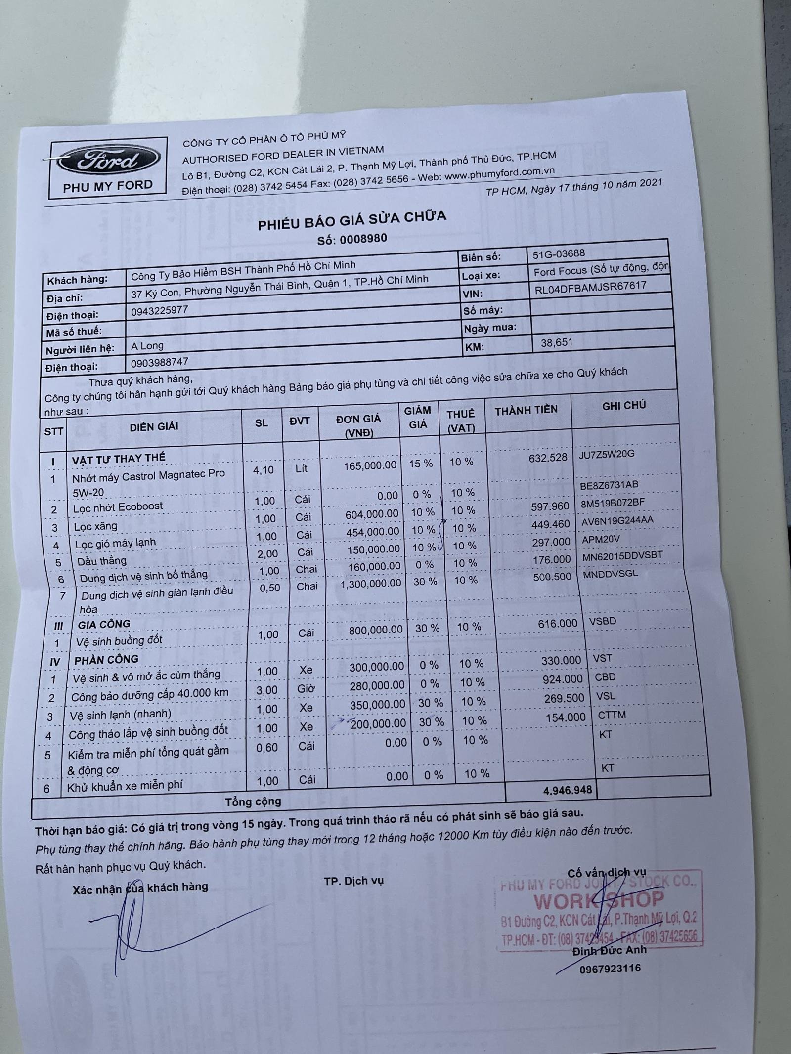 Ford Focus 2018 - Cần bán gấp Ford Focus  1.5L Ecoboost Titanium năm sản xuất 2018, màu trắng chính chủ, giá 600tr