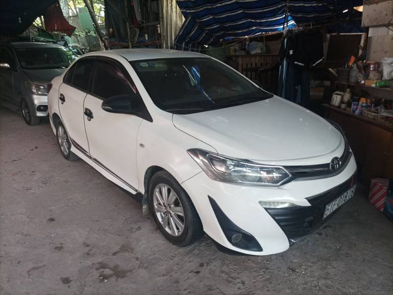 Toyota Vios 2014 - Cần bán lại xe Toyota Vios 1.3J MT năm 2014, màu trắng, giá chỉ 275 triệu