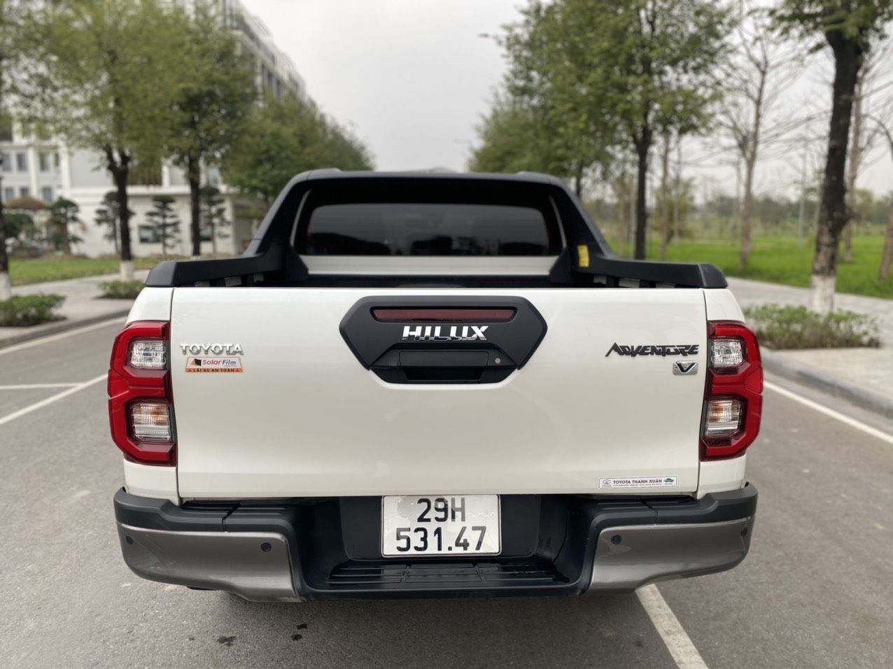 Toyota Hilux 2021 - Cần bán xe Toyota Hilux 2.8L 4x4 AT Adventure sản xuất 2021, 980 triệu