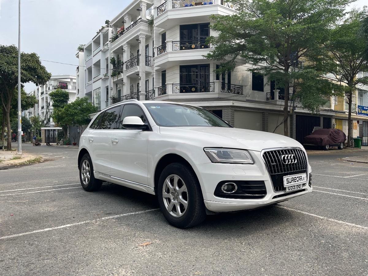 Audi Q5 2015 - Cần bán Audi Q5 2.0 AT năm 2015, màu trắng, nhập khẩu, giá tốt