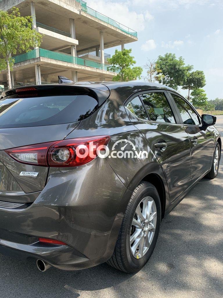 Mazda 3 2018 - Bán Mazda 3 1.5 AT sản xuất năm 2018, màu nâu còn mới