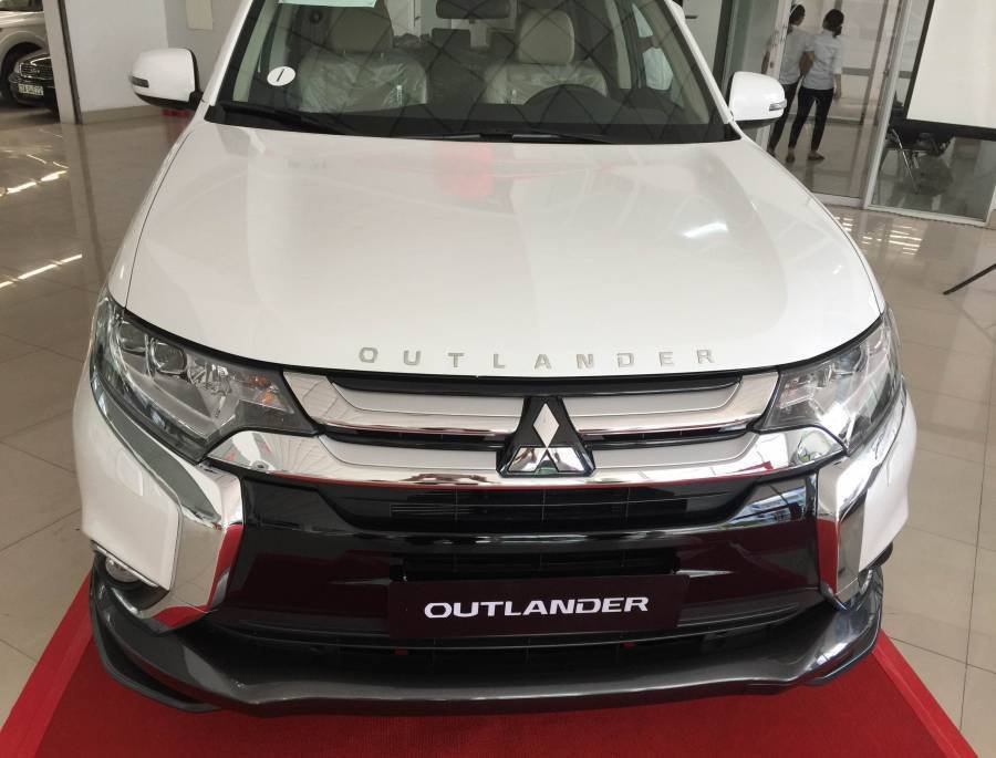 Mitsubishi Outlander 2022 - Bán xe Mitsubishi Outlander 2.4 CVT Premium sản xuất 2022, màu trắng