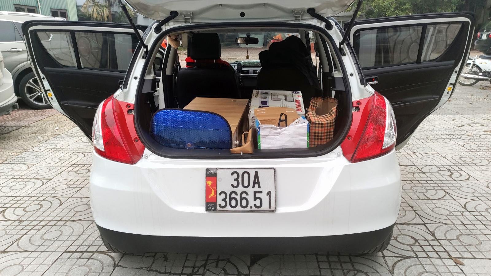 Suzuki Swift 2014 - Bán Suzuki Swift 1.4AT sản xuất năm 2014, màu trắng