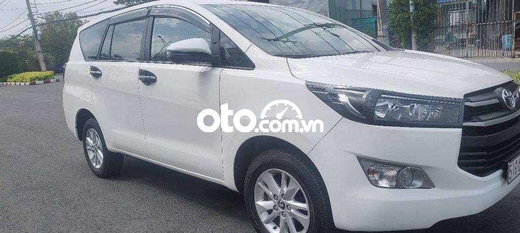 Toyota Innova 2018 - Cần bán Toyota Innova 2.0E sản xuất 2018, màu trắng, giá chỉ 505 triệu