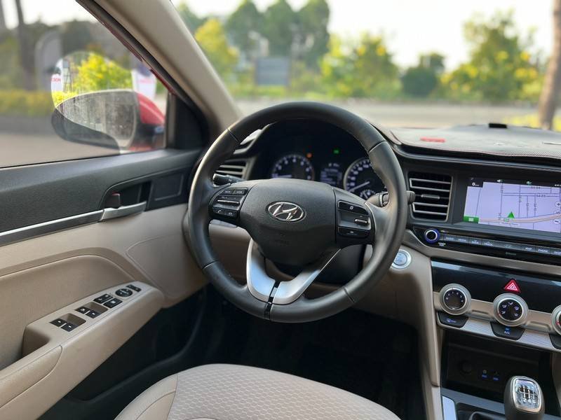 Hyundai Elantra 2019 - Cần bán xe Hyundai Elantra GLS 2.0MT sản xuất 2019, màu đỏ