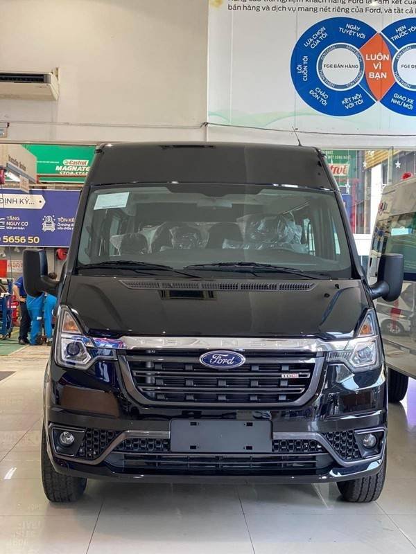 Ford Transit 2021 - Bán Ford Transit tiêu chuẩn sản xuất năm 2021, màu đen, giá chỉ 805 triệu