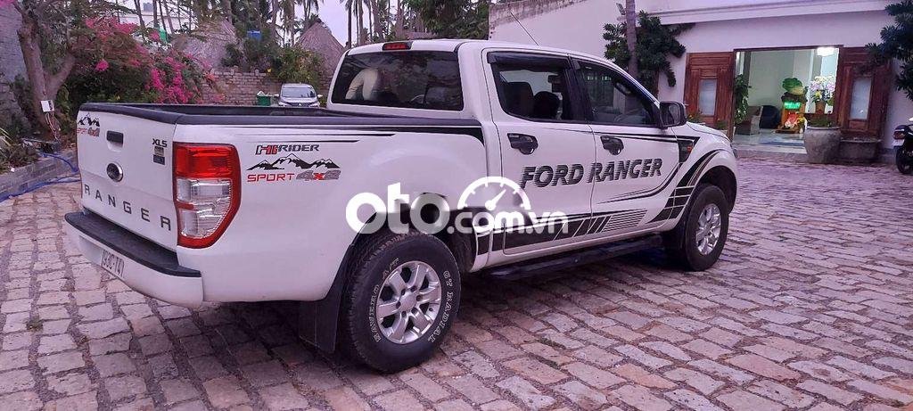 Ford Ranger 2014 - Bán Ford Ranger sản xuất năm 2014, màu trắng, xe nhập số sàn