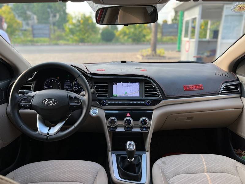 Hyundai Elantra 2019 - Cần bán xe Hyundai Elantra GLS 2.0MT sản xuất 2019, màu đỏ