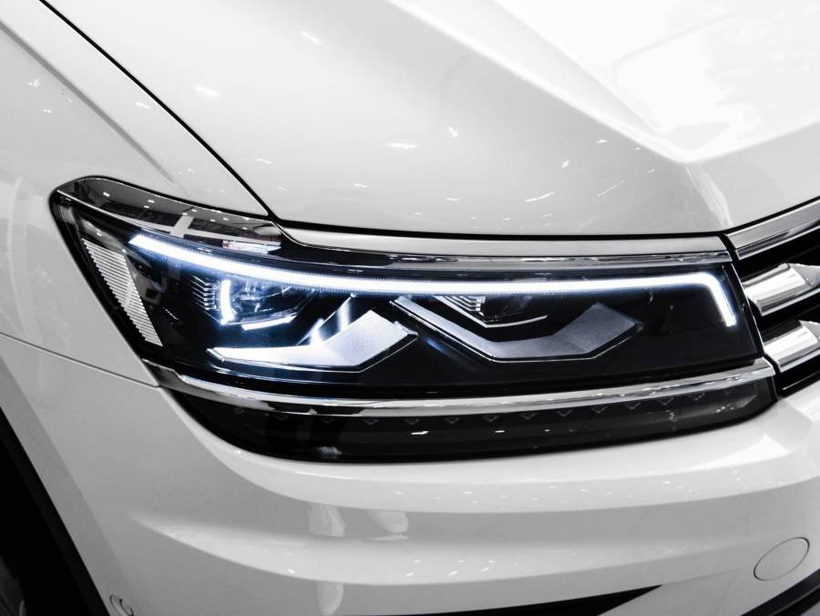 Volkswagen Tiguan 2020 - Bán Volkswagen Tiguan Elegance sản xuất 2020, màu trắng, nhập khẩu