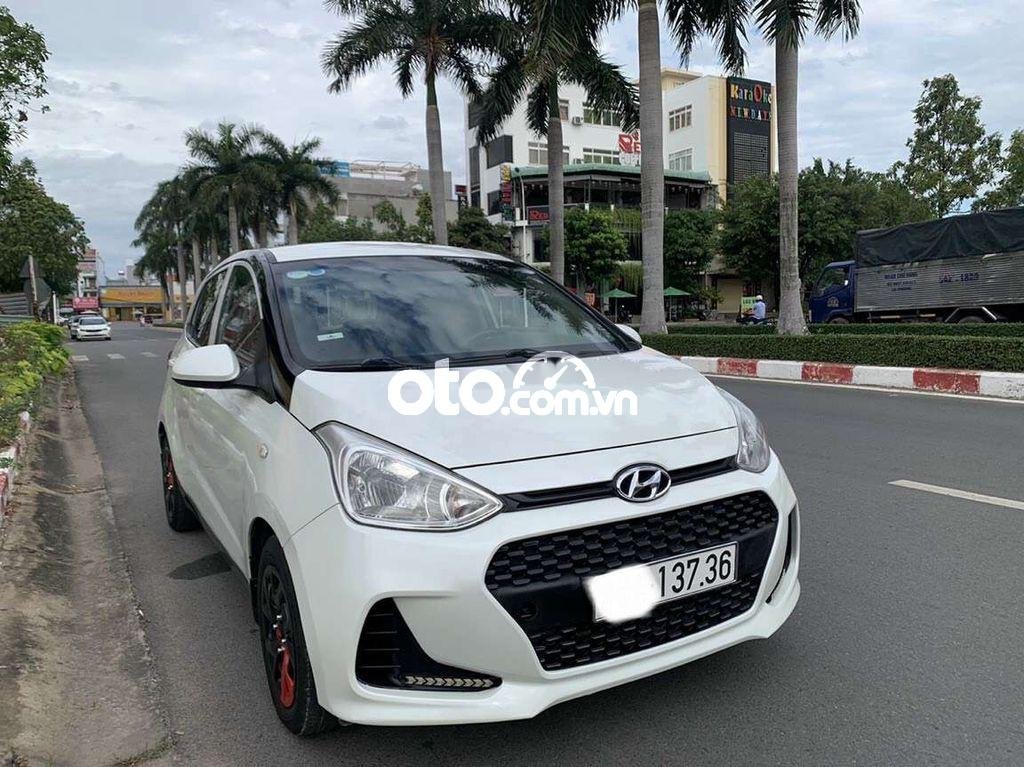 Hyundai Grand i10 2017 - Bán Hyundai Grand i10 1.2 MT sản xuất 2017, màu trắng