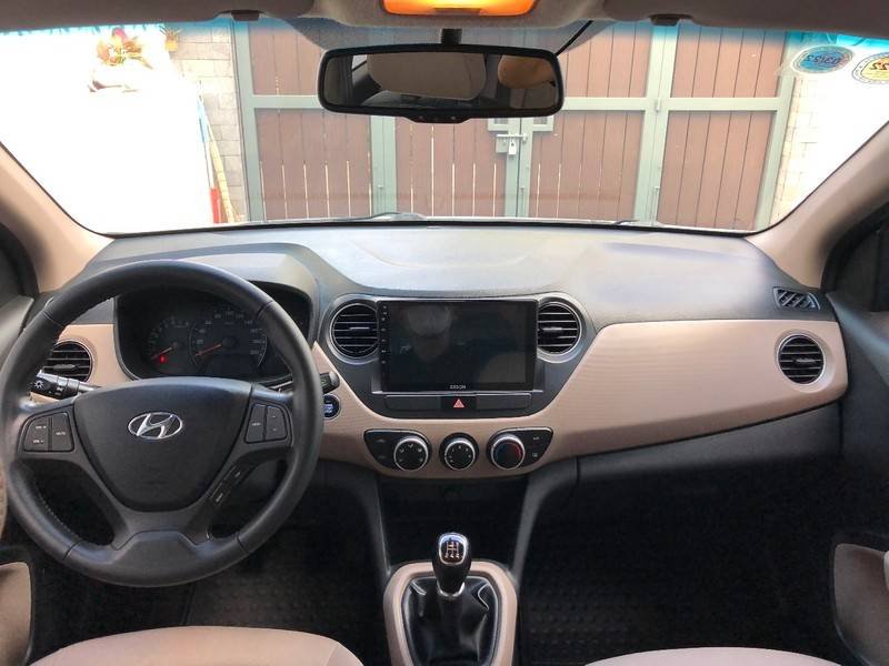 Hyundai Grand i10 2016 - Bán ô tô Hyundai Grand i10 sản xuất 2016, màu bạc, xe nhập