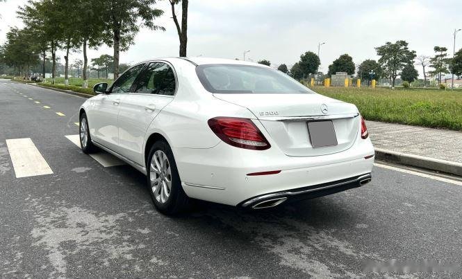 Mercedes-Benz E200 2016 - Bán Mercedes E200 sản xuất năm 2016, màu trắng