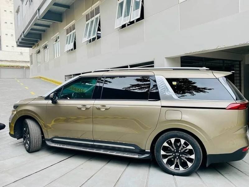 Kia Carnival 2022 - Cần bán xe Kia Carnival năm 2022, màu vàng