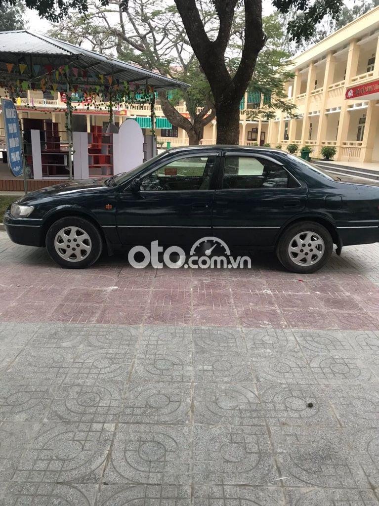 Toyota Camry 2000 - Cần bán Toyota Camry năm sản xuất 2000, màu đen