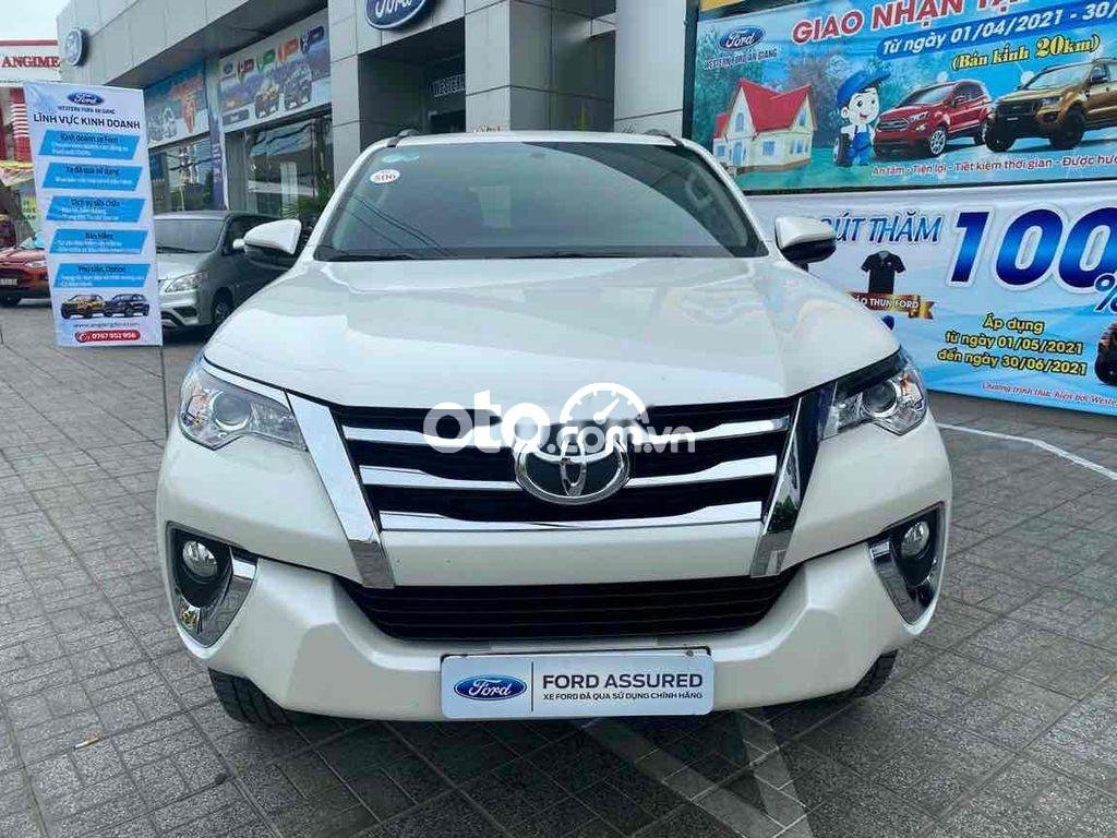 Toyota Fortuner 2020 - Cần bán gấp Toyota Fortuner 4x2 AT sản xuất năm 2020, màu trắng 