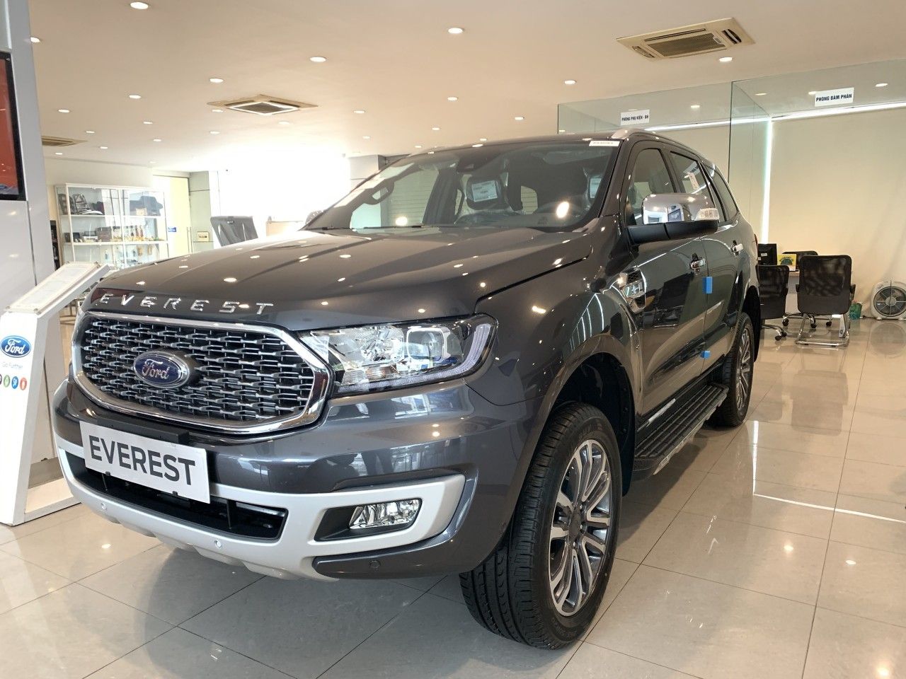 Ford Everest 2022 - Bán Ford Everest 2022 ưu đãi lớn giá trị lên đến 90tr, tặng bảo hiểm thân vỏ, hỗ trợ vay 85% giá trị xe