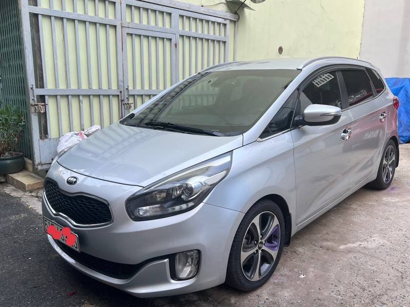 Kia Rondo 2015 - Bán Kia Rondo năm 2015, màu bạc, 469 triệu