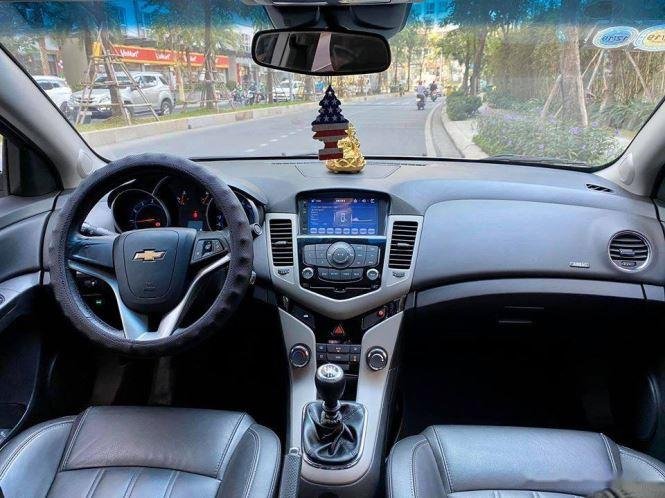 Chevrolet Cruze 2017 - Bán xe Chevrolet Cruze LT 1.6L, đời 2017, màu trắng, giá 326 triệu