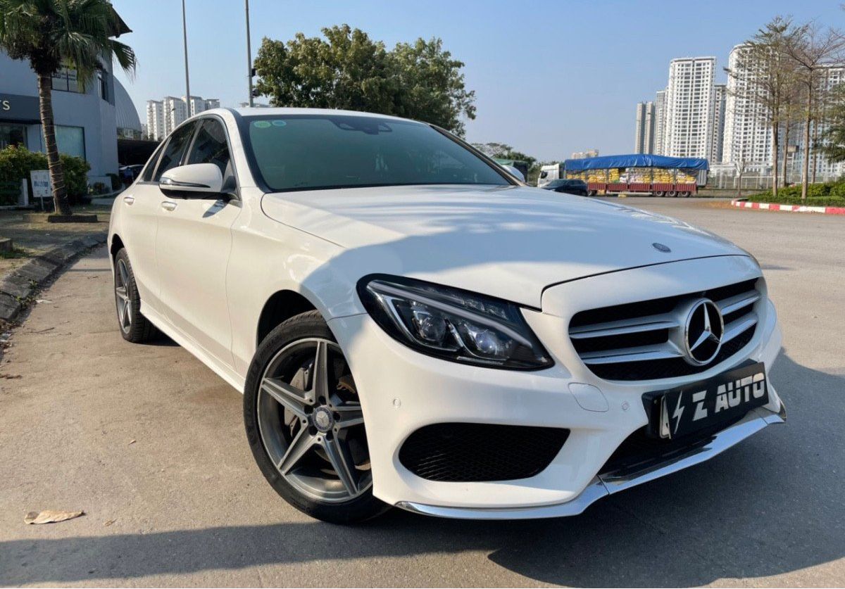 Mercedes-Benz C300 2016 - Cần bán xe Mercedes C300 AMG năm 2016, màu trắng