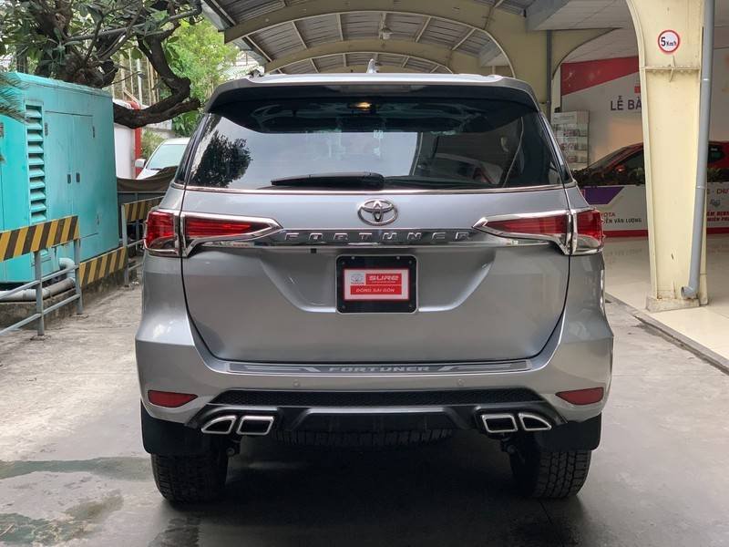 Toyota Fortuner 2019 - Bán ô tô Toyota Fortuner 2.4G AT 4x2 năm sản xuất 2019, xe nhập