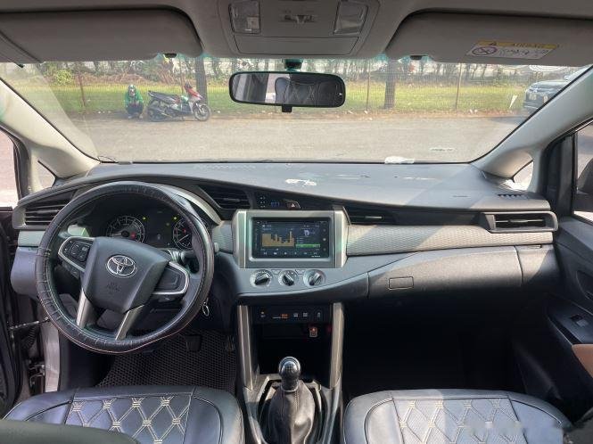 Toyota Innova 2018 - Bán Toyota Innova 2.0E sản xuất 2018, màu xám