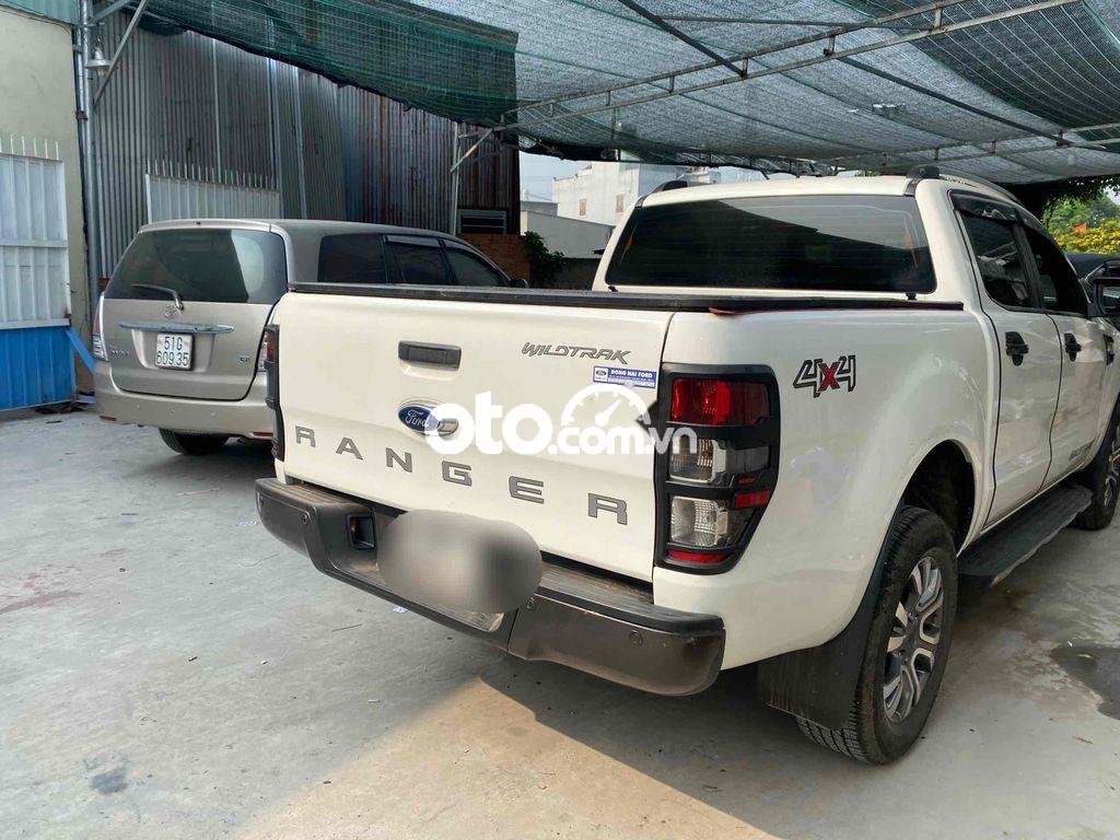 Ford Ranger 2015 - Bán Ford Ranger Wildtrak 3.2 năm sản xuất 2015, màu trắng, xe nhập