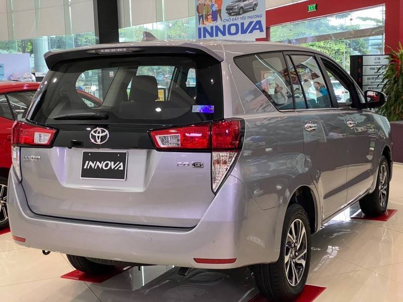 Toyota Innova 2022 - Cần bán lại xe Toyota Innova 2.0G sản xuất năm 2022, màu bạc