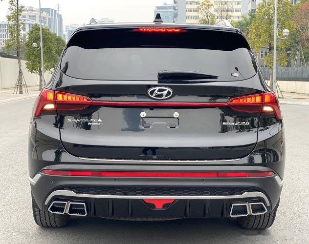 Hyundai Santa Fe 2021 - Cần bán xe Hyundai Santa Fe 2.2L máy dầu sản xuất năm 2021, màu đen