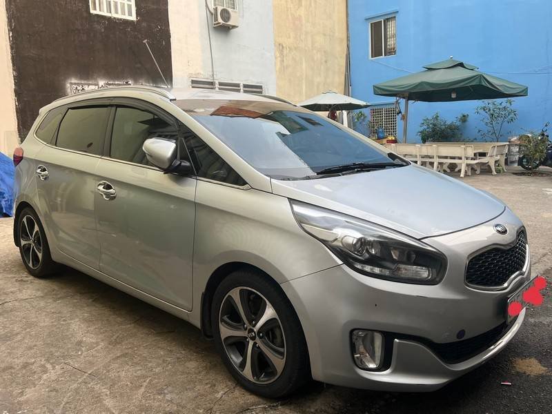 Kia Rondo 2015 - Bán Kia Rondo năm 2015, màu bạc, 469 triệu