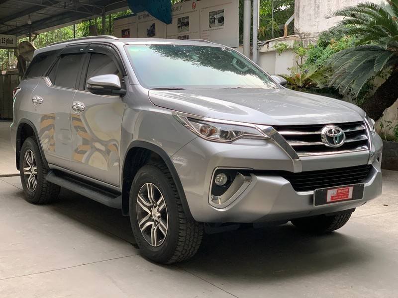 Toyota Fortuner 2019 - Bán ô tô Toyota Fortuner 2.4G AT 4x2 năm sản xuất 2019, xe nhập