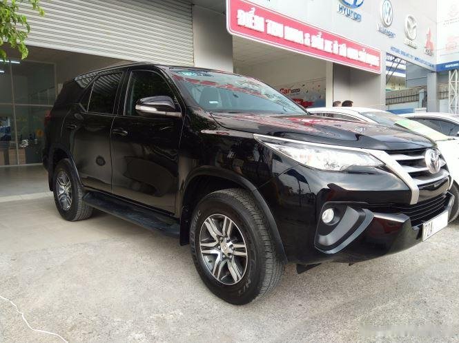 Toyota Fortuner 2017 - Bán xe Toyota Fortuner 2.4MT sản xuất 2017, màu đen, giá chỉ 806 triệu